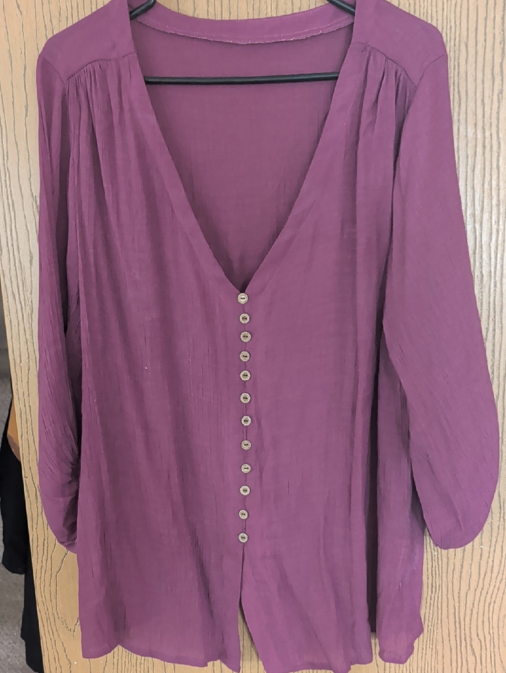 Women’s Mauve V-Neck Button Front Top